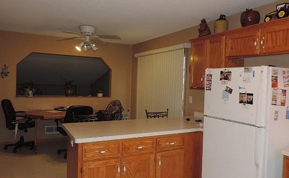 3rd image of 23334 Jonquil St NW