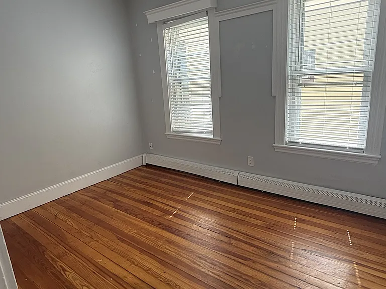 903 Saratoga St #2 — Photo 4