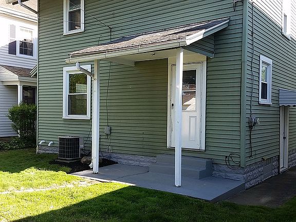 3rd image of 754 Rotch Ave NE
