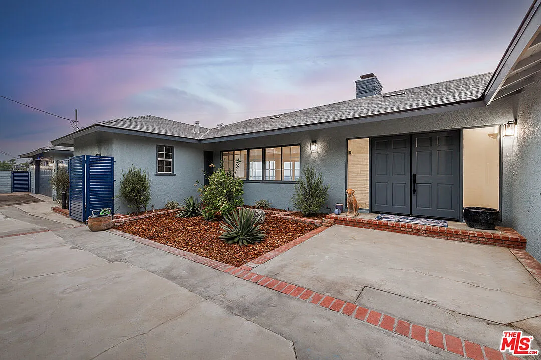 4 bed, 3.0 bath, 2325 sqft, $12,500 — Photo 3