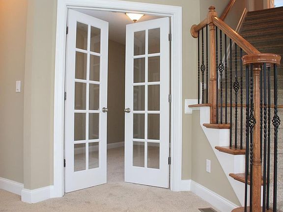 the office area can be used as a guest bedroom