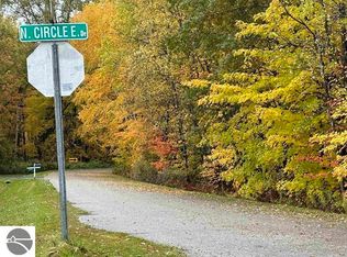 6 N Circle East Dr, Farwell, MI 48622