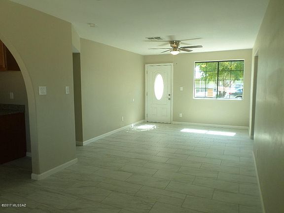 3rd image of 634 W Calle Castile