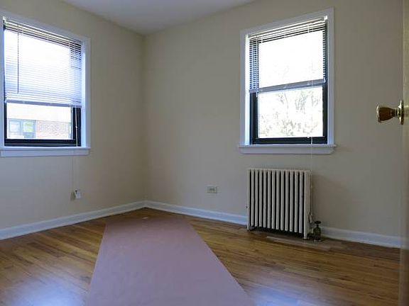 5th image of 2025 Crescent St APT 3A