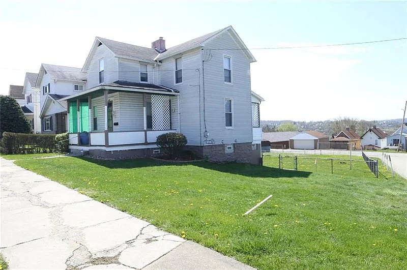 1195 Arch St photo 1
