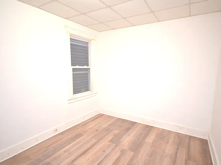413 Davis Ave #2-0904 — Photo 6