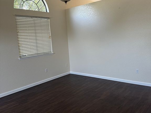 3rd image of 3412 Black Eagle Dr