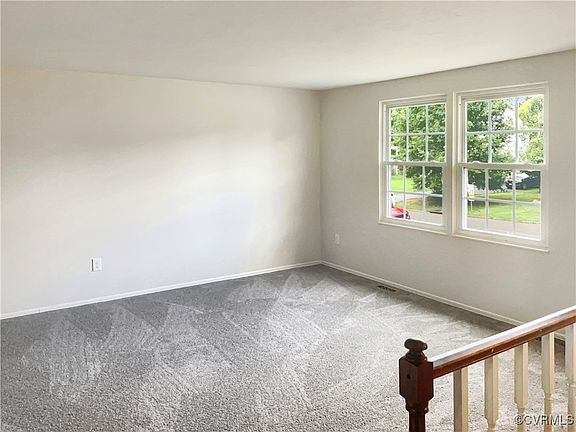 4th image of 9702 Laurel Pine Dr