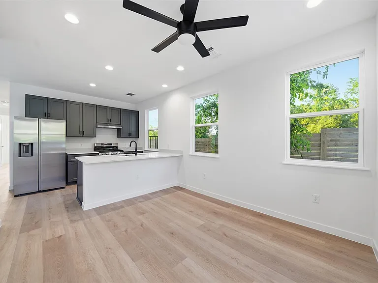 2212 Yellow Jacket Ln #2 — Photo 5