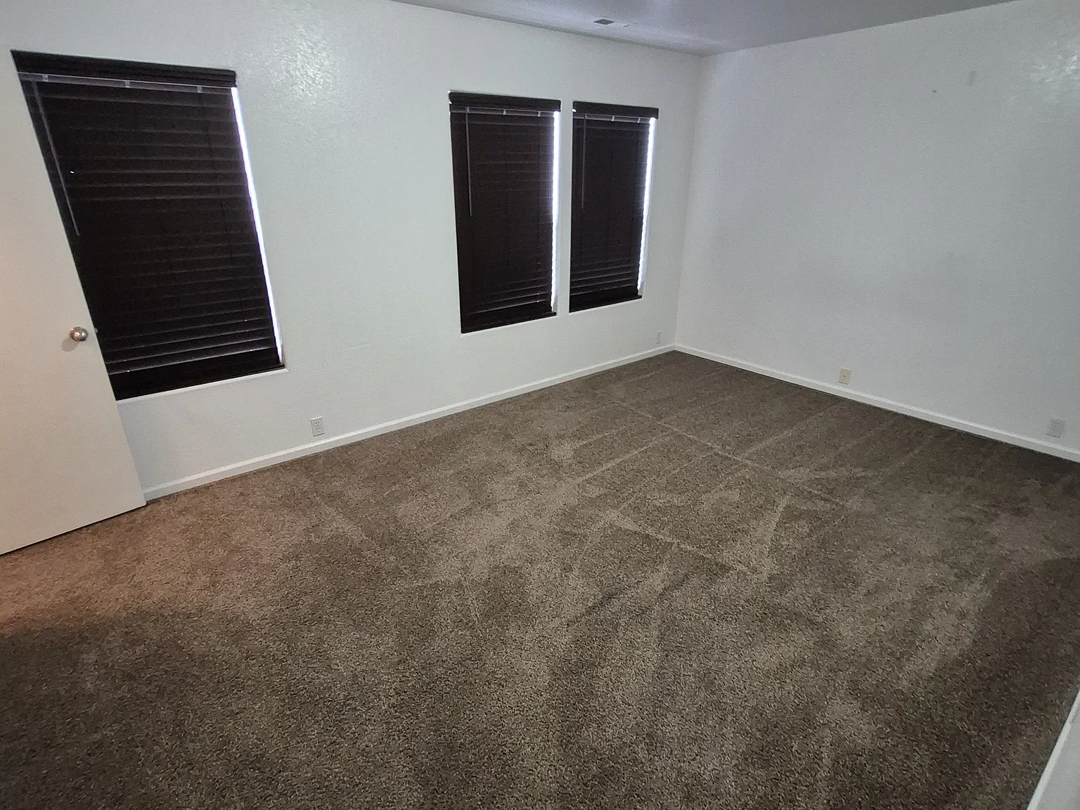 2 bed, 2.5 bath, 1292 sqft, $1,100 — Photo 3