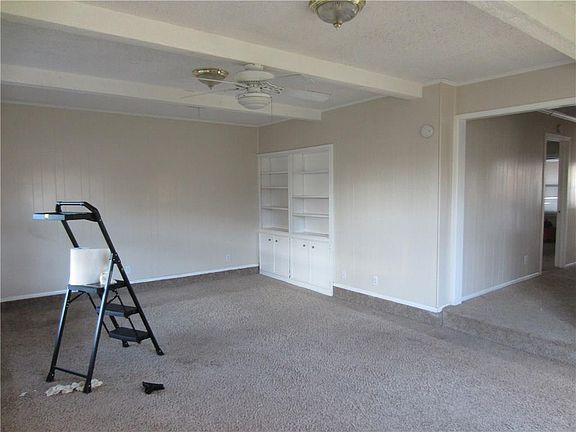 5th image of 2098 Vine St