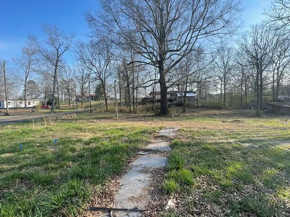 285 Oakland Cir, Chatsworth, GA 30705
