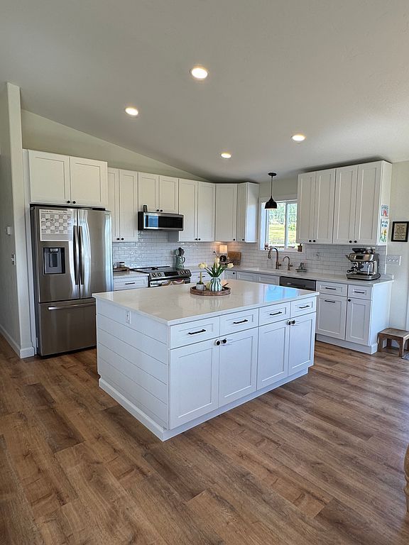459 Batavia Ln - Property Image