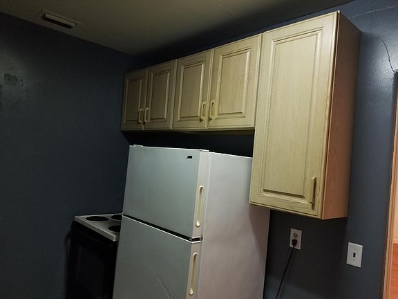 5th image of 4532 Woolman Ave