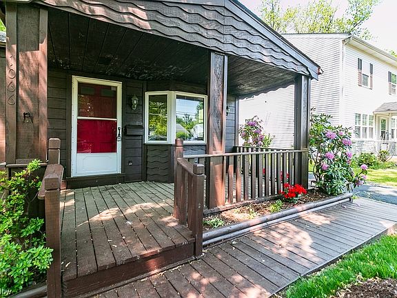 2nd image of 1066 Eastlake Dr