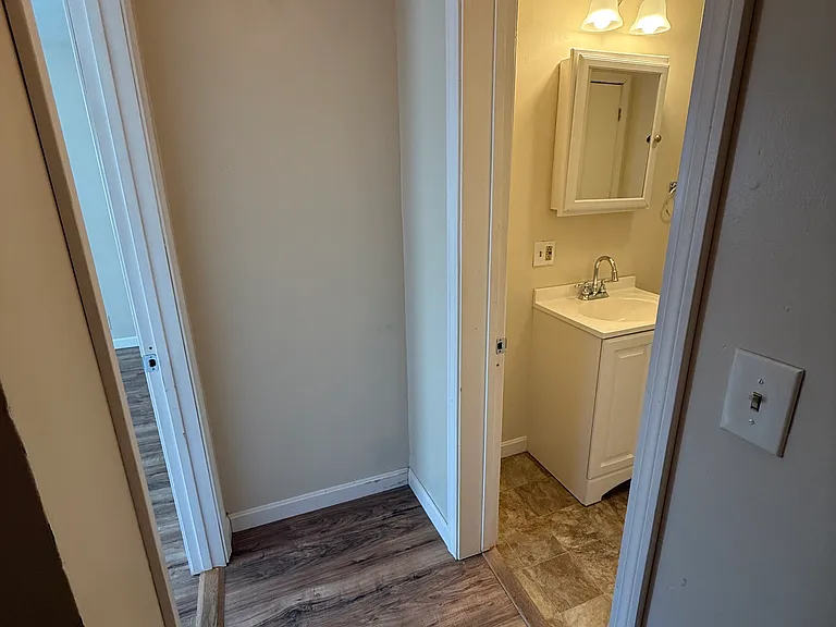 2 Flanders Ct #1 — Photo 13