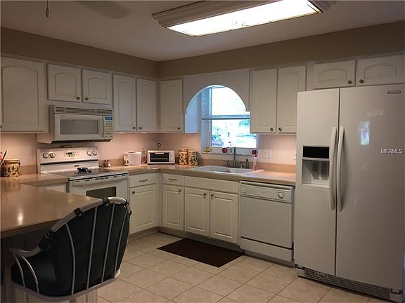 4th image of 63 Oakwood Dr