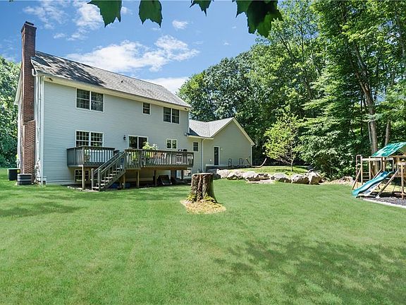 4th image of 15 Pardons Wood Ln