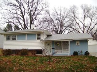 329 E Holiday Dr, Decatur, IL 62526