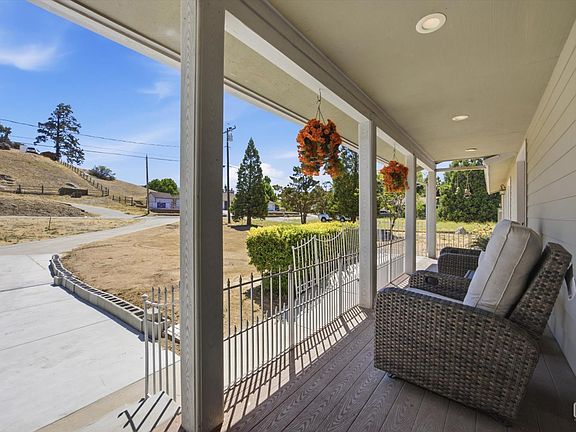 5th image of 23461 Lakeview Dr