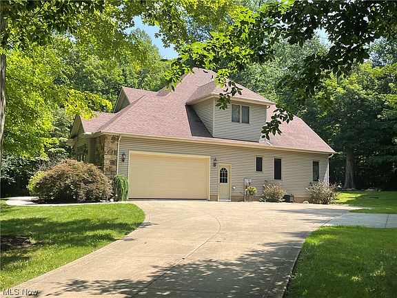 4th image of 16705 Victoria Dr