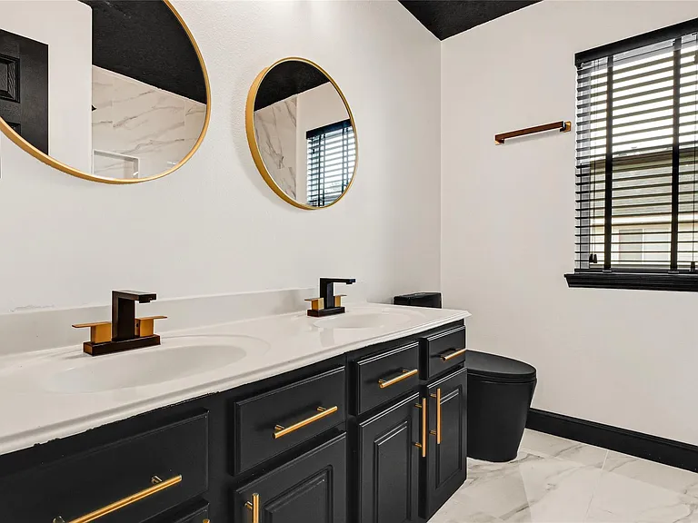 11915 Helene Ct — Photo 18