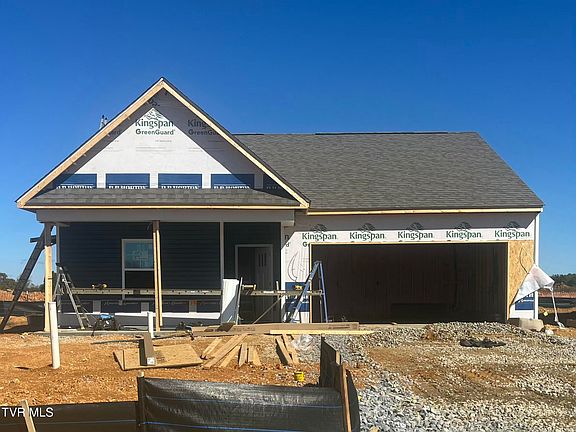 2nd image of 251 Artist Ave