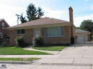 15824 Nicolai Ave, Eastpointe, MI 48021