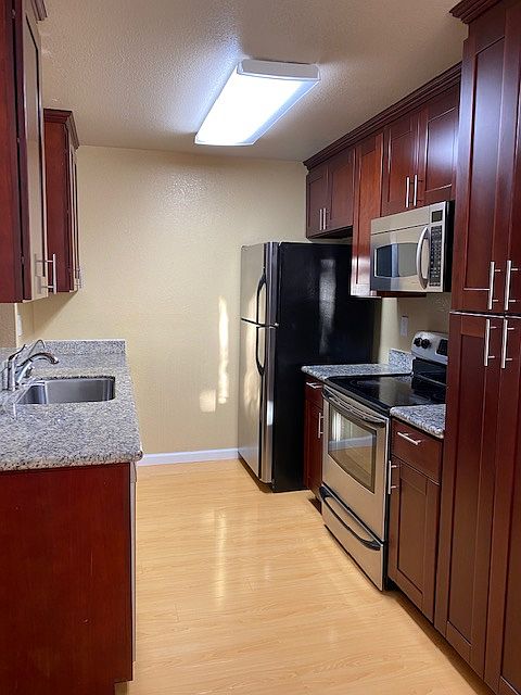1st image of 1538 Four Oaks Cir