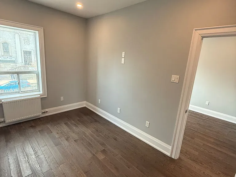 611 Danforth Ave #4 — Photo 4