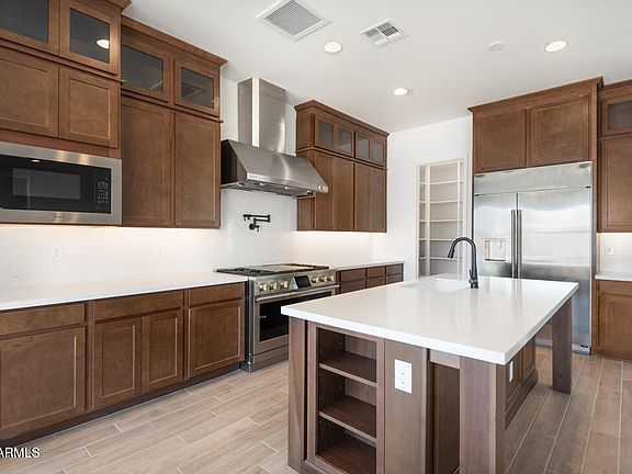 3rd image of 16994 W CANTERBURY Drive