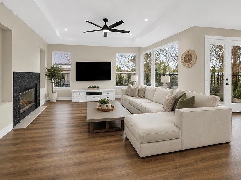 3245 Quail Hollow Dr — Photo 3