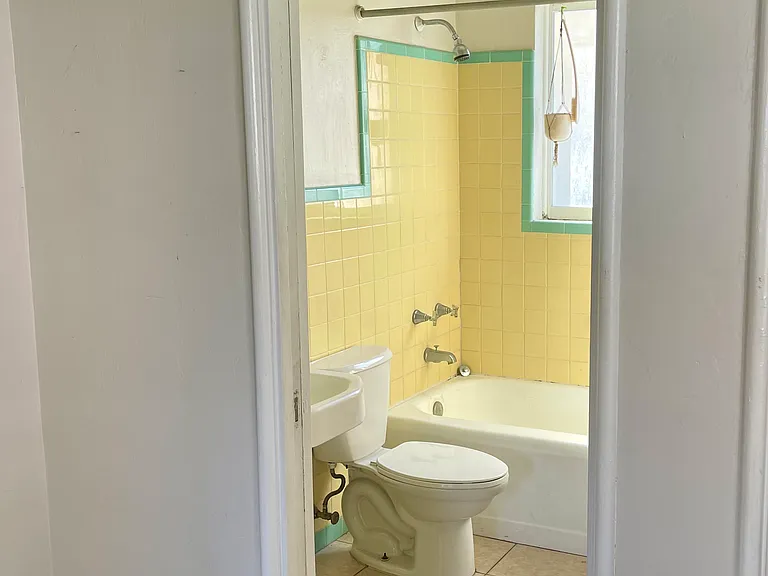 330 Almeria Rd — Photo 13