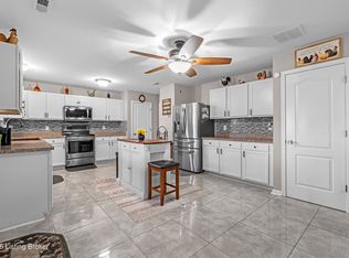 6783 Brittany Oak Dr, Louisville, KY 40229