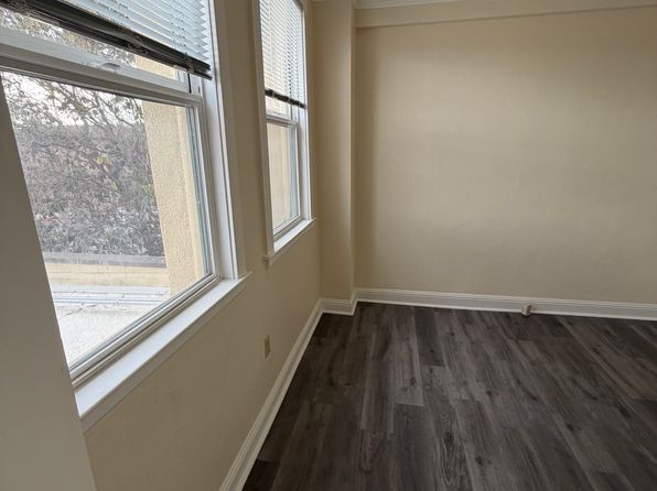 432 Main St APT 213
