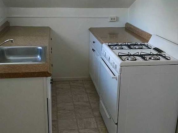 3rd image of 612 E 8th St APT F2