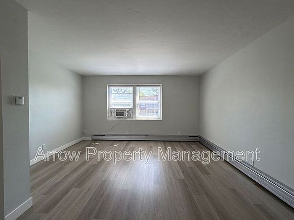 2nd image of 805 S 11th St APT 4