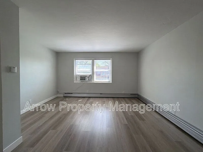 Building Photo - 805 S 11th St #4