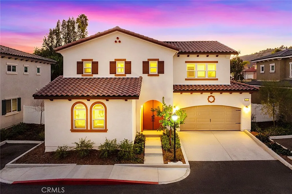 4 bed, 3.5 bath, 2627 sqft, $5,500 — Photo 1
