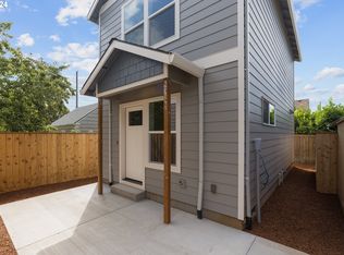 7052 NE Irving St #B, Portland, OR 97213
