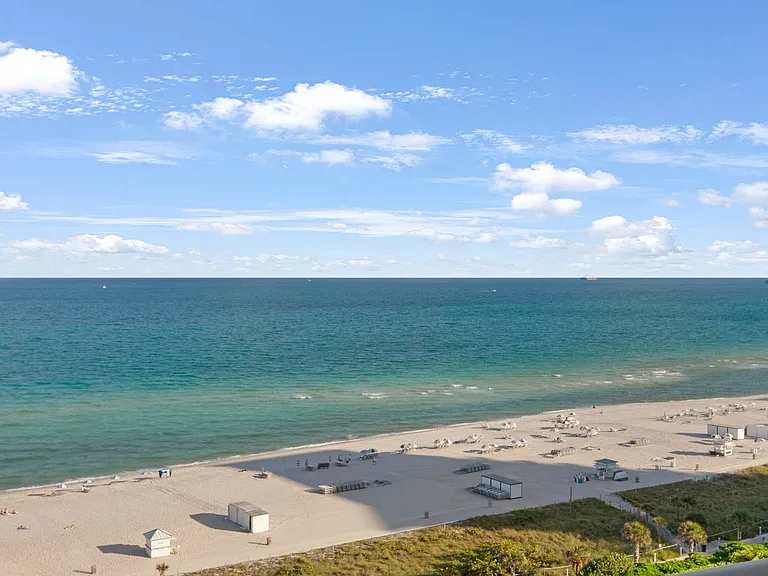 6039 Collins Ave #1527 — Photo 7