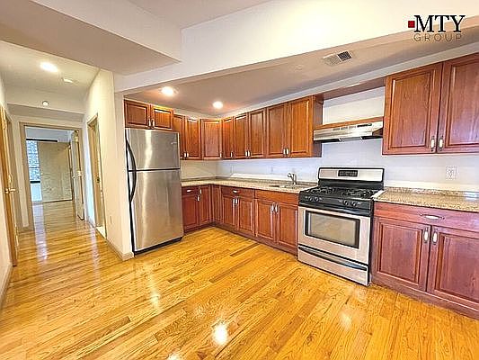 2nd image of 5828 44th Ave APT 2B
