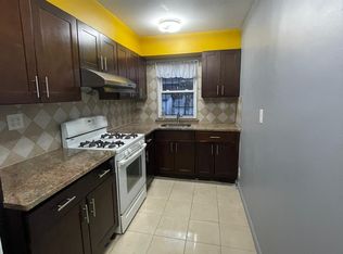 14817 Booth Memorial Ave #1LV, Flushing, NY 11355