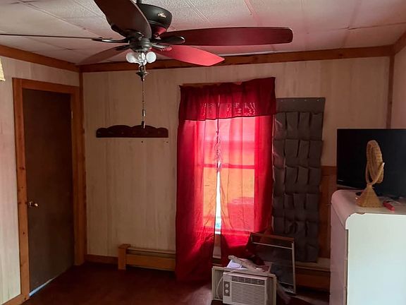 5th image of 304 S Pecan St