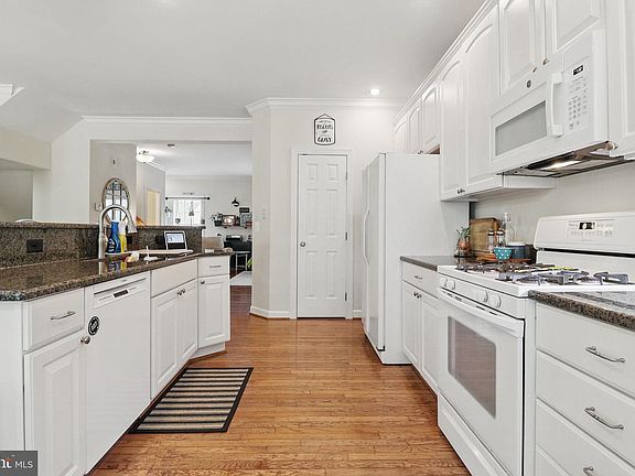 5th image of 14439 Fowlers Mill Dr
