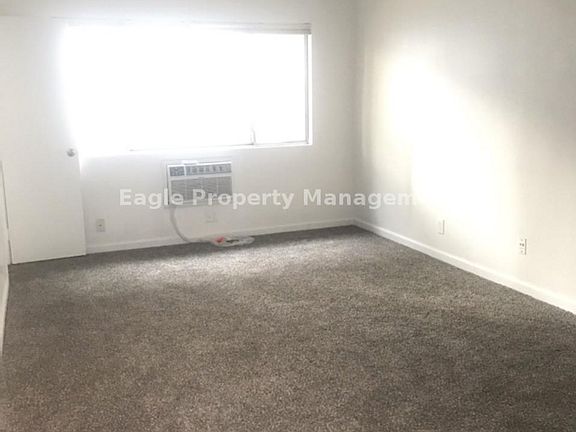2nd image of 1816 F St APT 10