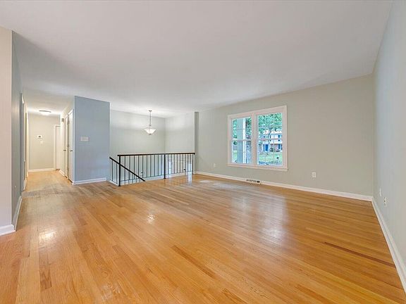 5th image of 2733 White Pelican Ln