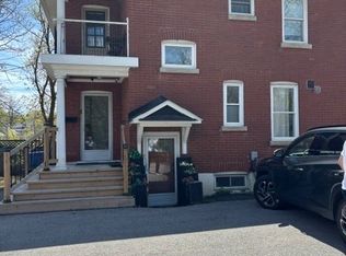 12 Vincent St, Newmarket, ON L3Y4G2