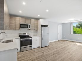 632 Centre St