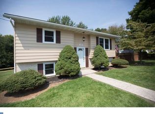 30 N 6th St, Womelsdorf, PA